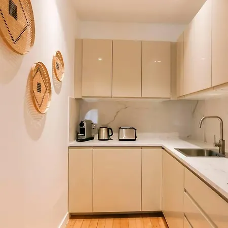 Modern 2 Bedrooms Near Louvre *