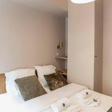 Apartment Modern 2 Bedrooms Near Louvre Paris