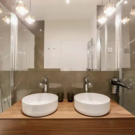 Modern 2 Bedrooms Near Louvre Apartament