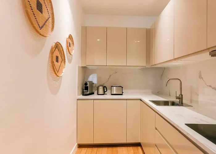 Modern 2 Bedrooms Near Louvre *